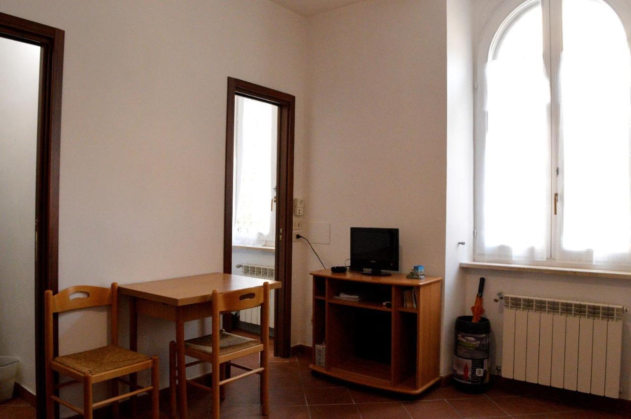 Casa Vacanze Little Queen Рим Екстериор снимка